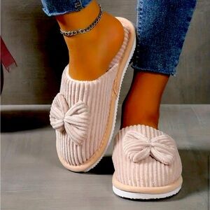 New - Adorable Bowknot Slippers - Cream Color - Size 8 - 9